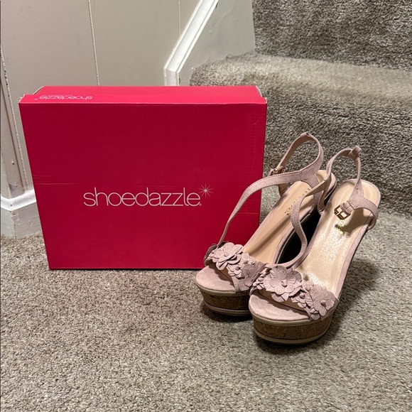 Shoe Dazzle Blush Floral Wedge Sandals - Picture 1 of 2